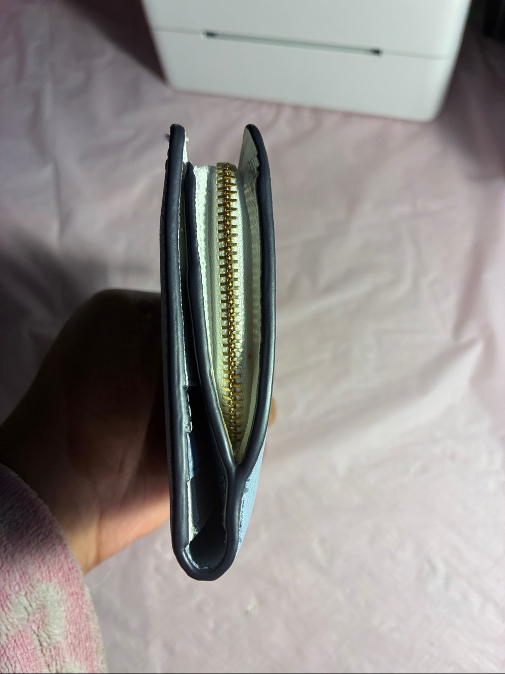 Michael Kors light blue wallet with gold hardware - Picture 3 of 9